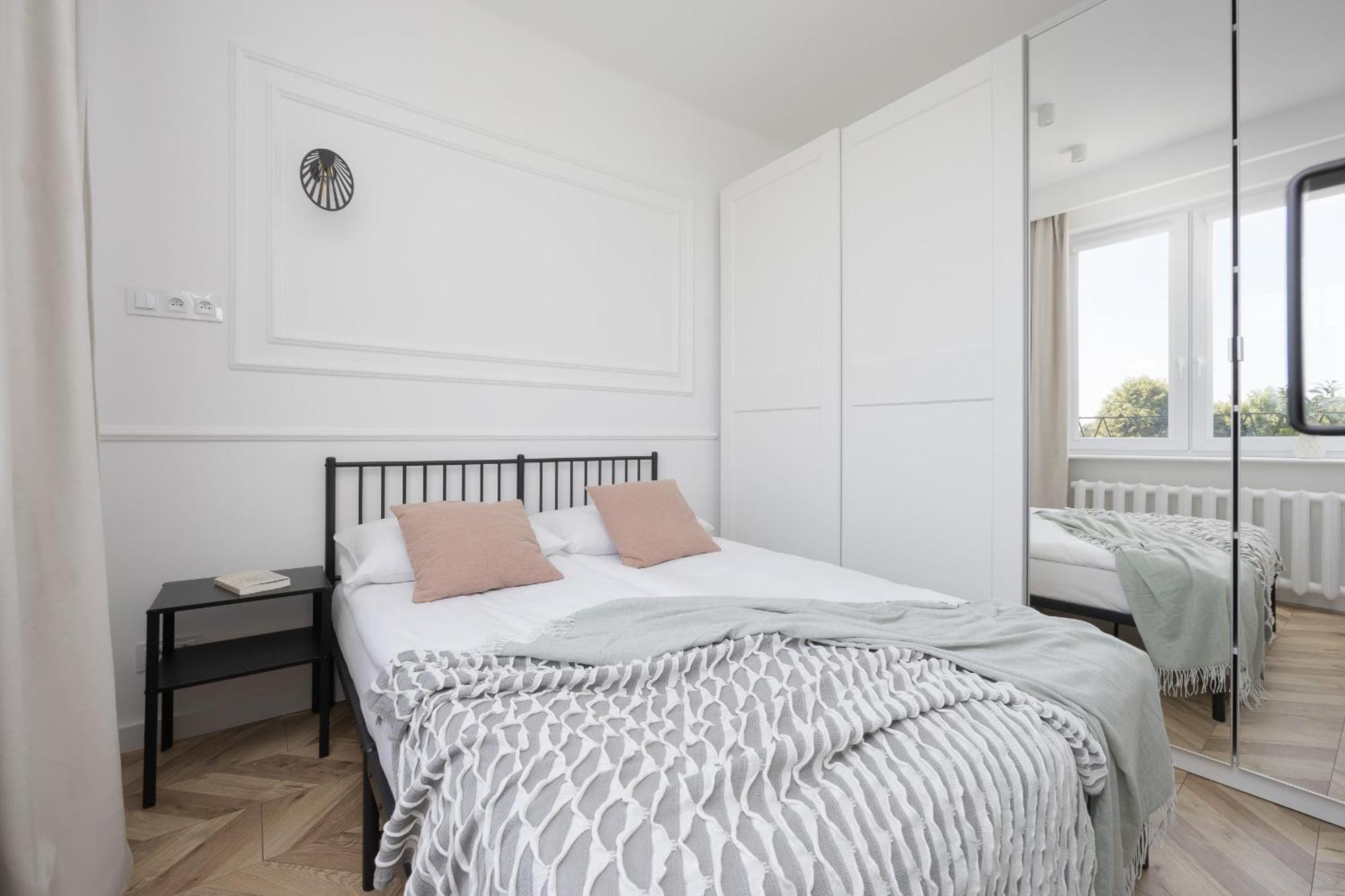 Elegancki Apartament Dla 4 Osob W Warszawie By Noclegi Renters ワルシャワ エクステリア 写真